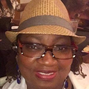 Meet your Posher, Celia